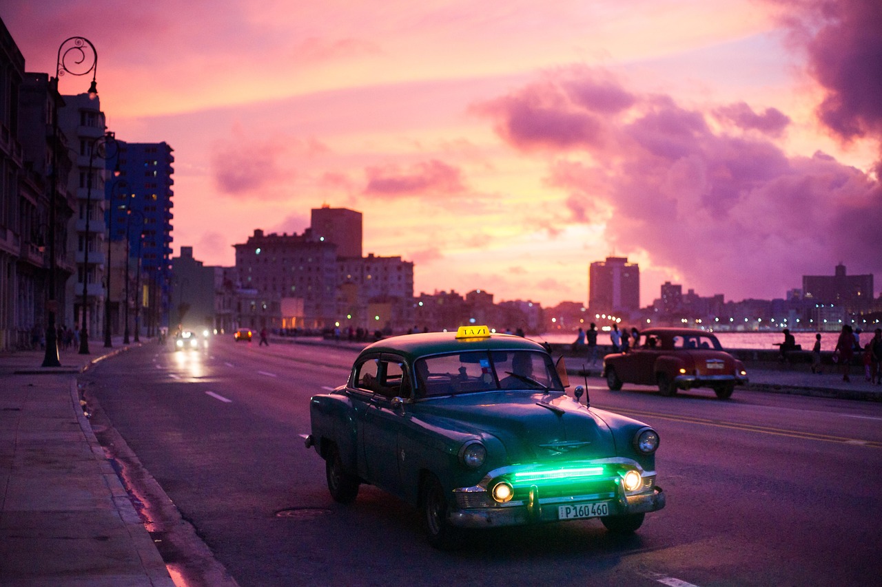 La Habana y Varadero: Encanto Caribeño entre Historia y Mar - Imagen 3